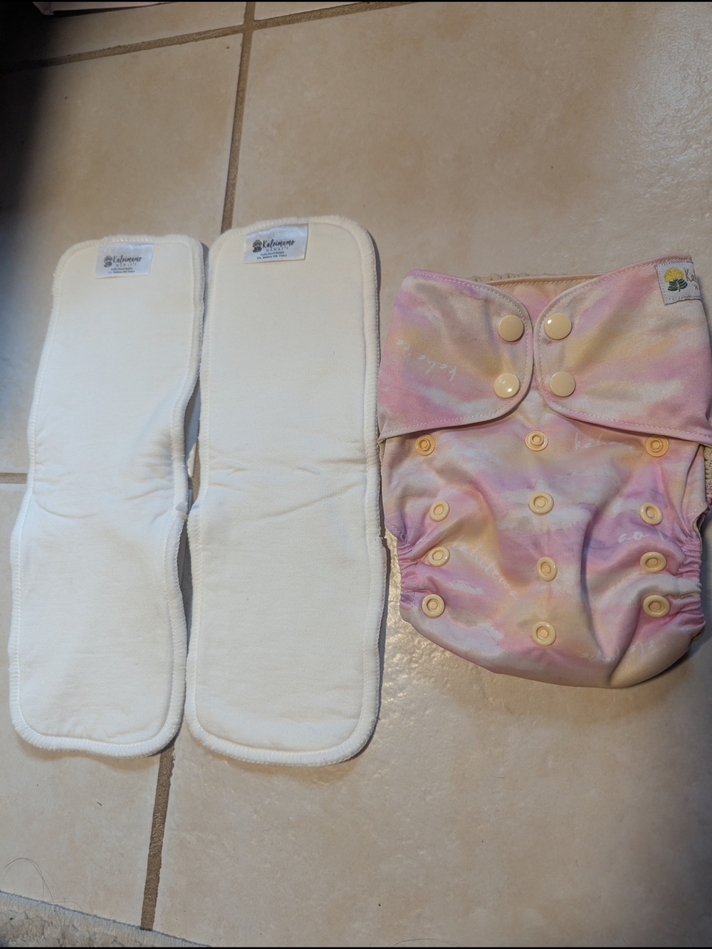 Kaleimamo Baby Cloth Diaper with White Inserts